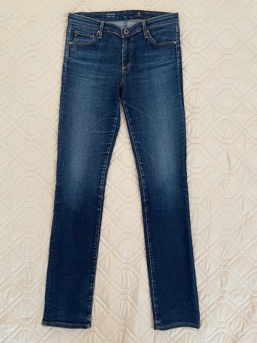 AG The Harper Essential Straight in Indigo